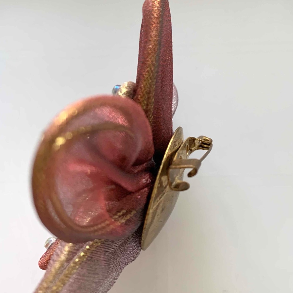 Flower Brooch - Picture 2 of 3